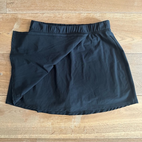 Abercrombie Black Skort - Picture 2 of 5